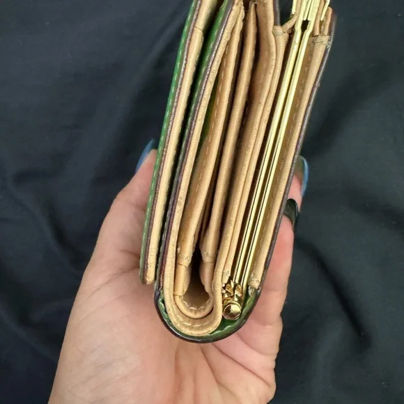 Kate Spade Bright Green Leather Wallet - Picture 8 of 10